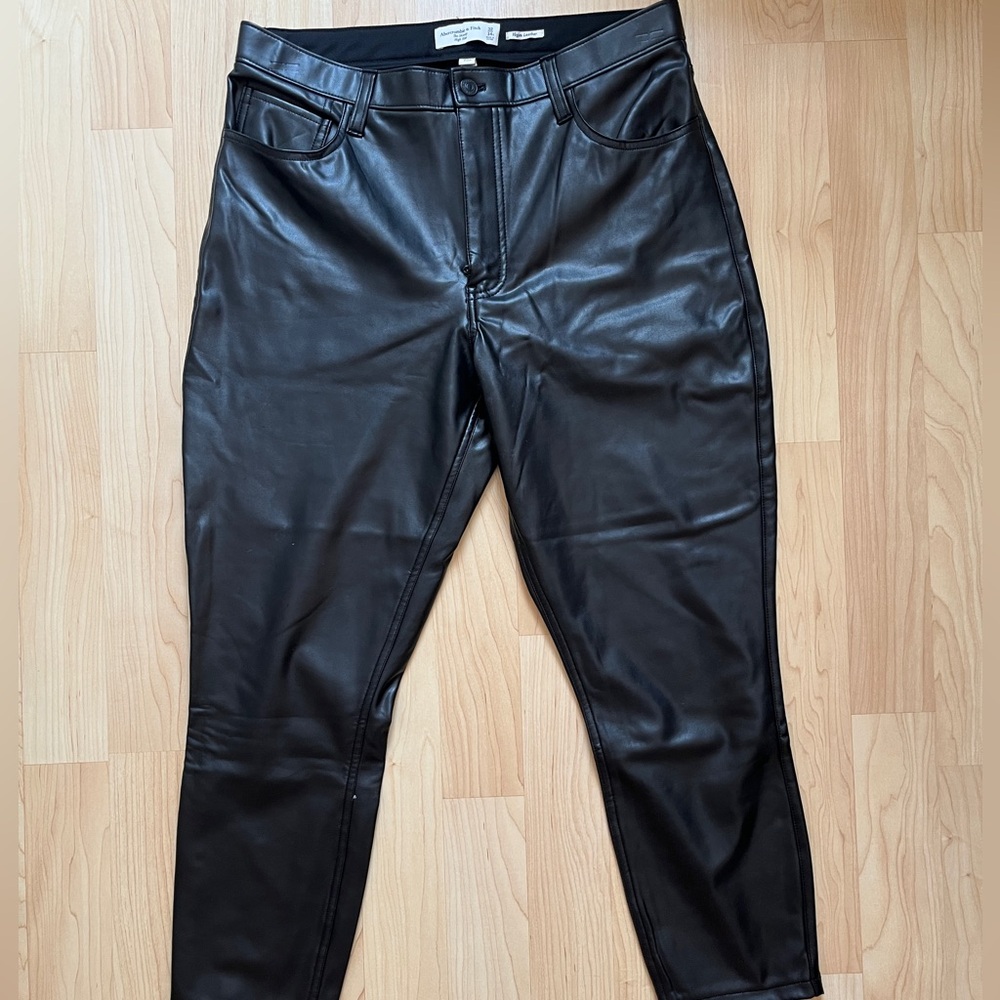 Abercrombie & Fitch Vegan Leather Skinny Pant (Curve Love)